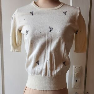 Cooperative Cream Short-Sleeve Crewneck Sweater with Navy Bee Embroidery